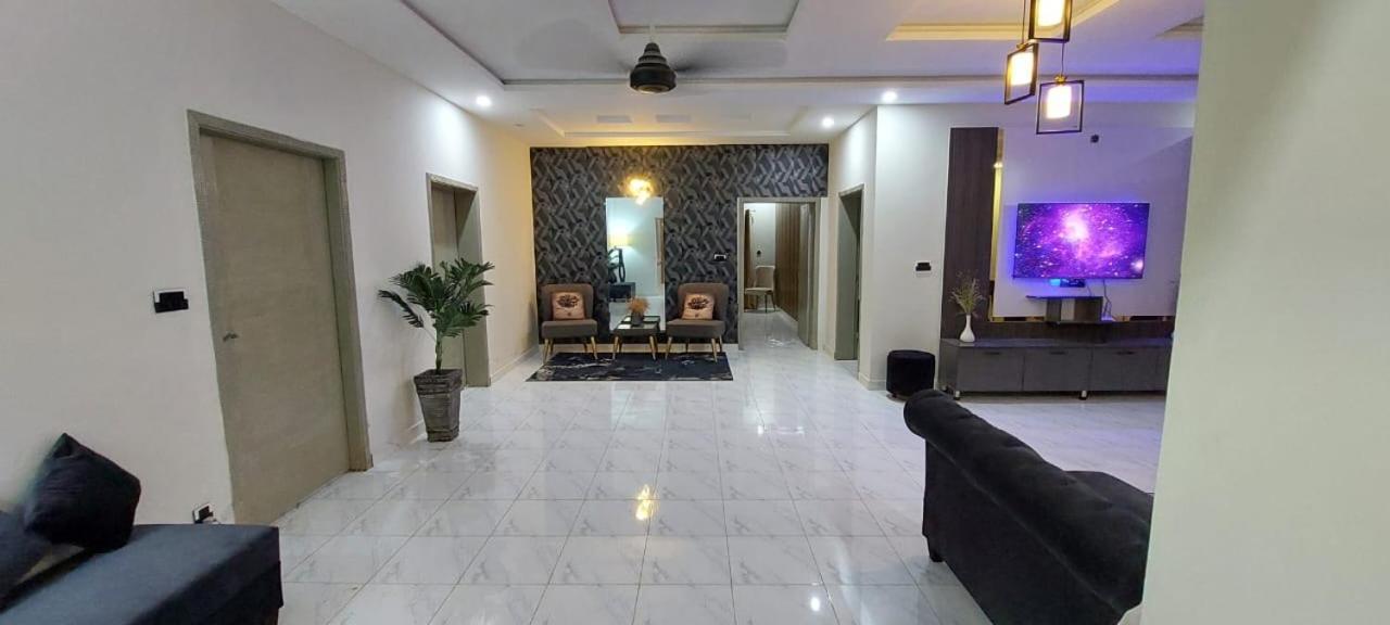 Velvet Vibes Villa Near Islamabad Airport Dhok Sandemar Exteriör bild