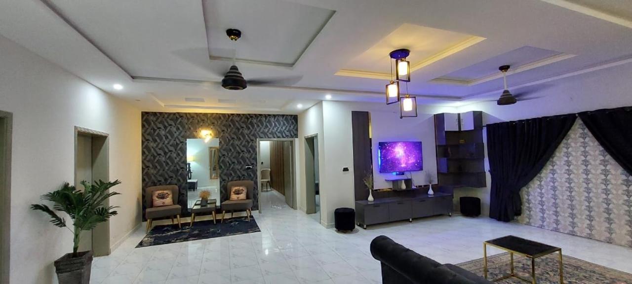 Velvet Vibes Villa Near Islamabad Airport Dhok Sandemar Exteriör bild
