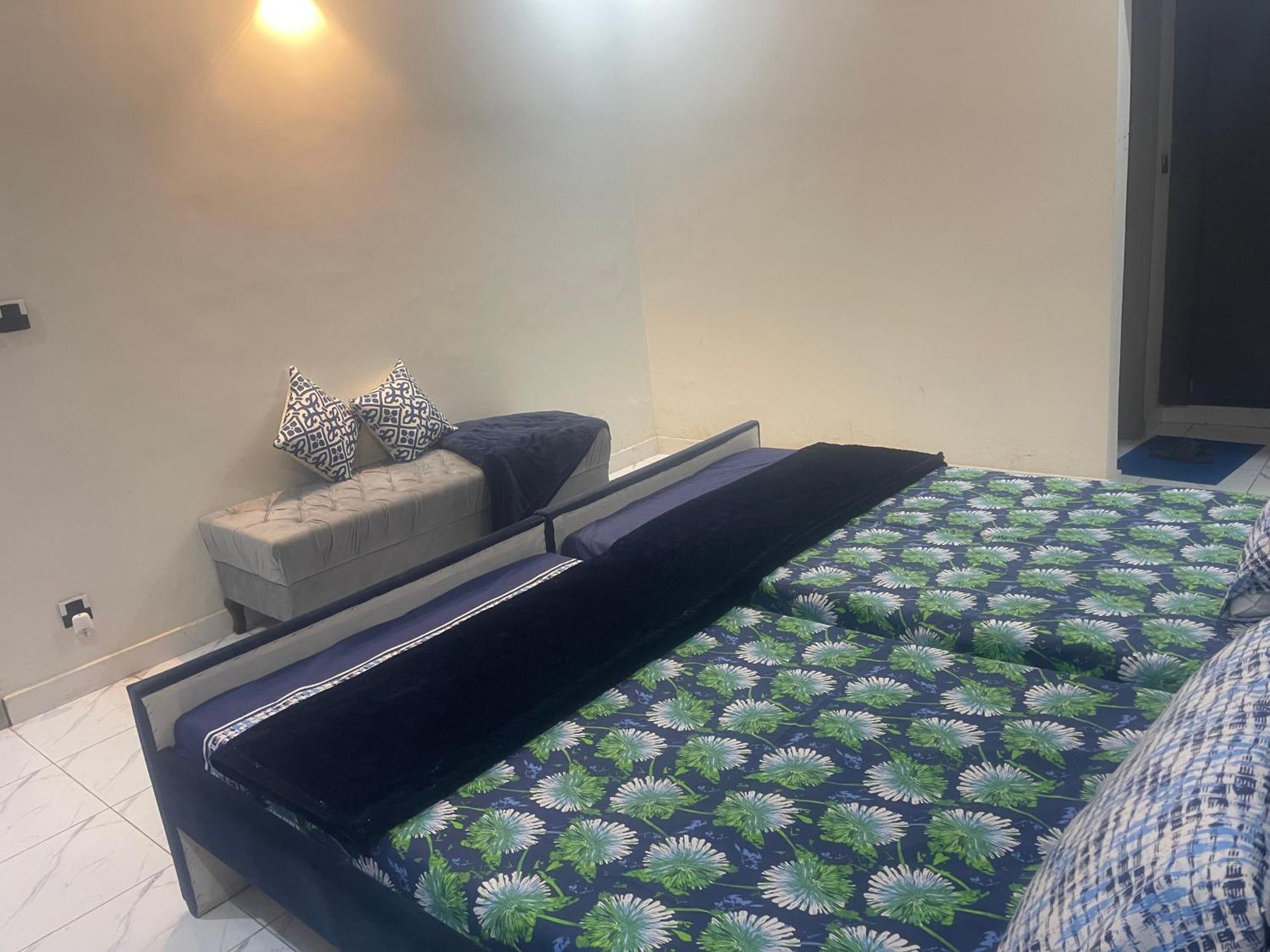 Velvet Vibes Villa Near Islamabad Airport Dhok Sandemar Exteriör bild